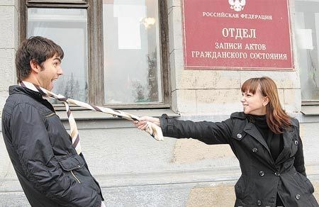 Живя в гражданском браке когда женшина хочет узаконить отношениа Живя в гражданском браке когда женшина хочет узаконить отношениа