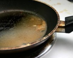 Как очистить чугунную сковороду