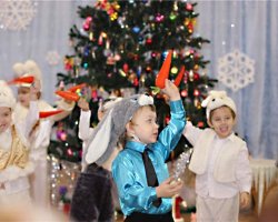 Что подарить ребенку на новый год в детском саду?