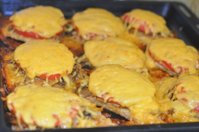 отбивные в духовке с помидорами и сыром рецепт