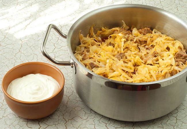 Как правильно тушить капусту с мясом, с картошкой: простые и вкусные рецепты новые фото Как правильно тушить капусту с мясом, с картошкой: простые и вкусные рецепты новые фото