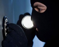 Приснилось, что вашу квартиру ограбили