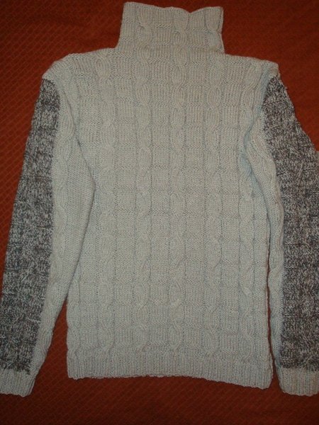 Как связать мужской свитер спицами: фото готового изделия