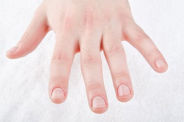 Аккуратно подстриженные ногти Аккуратно подстриженные ногти