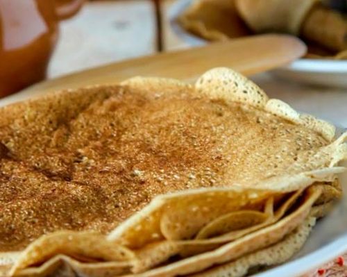 Смотреть Блины из ржаной муки на кефире с начинкой из картофеля с шампиньонами видео Смотреть Блины из ржаной муки на кефире с начинкой из картофеля с шампиньонами видео
