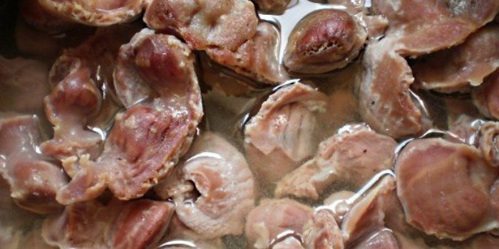 рецепт приготовления куриных желудков с луком и морковью