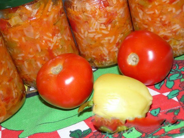 Салат с помидорами перцем и рисом на зиму