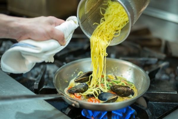 Как правильно запекать в духовке куриные ножки