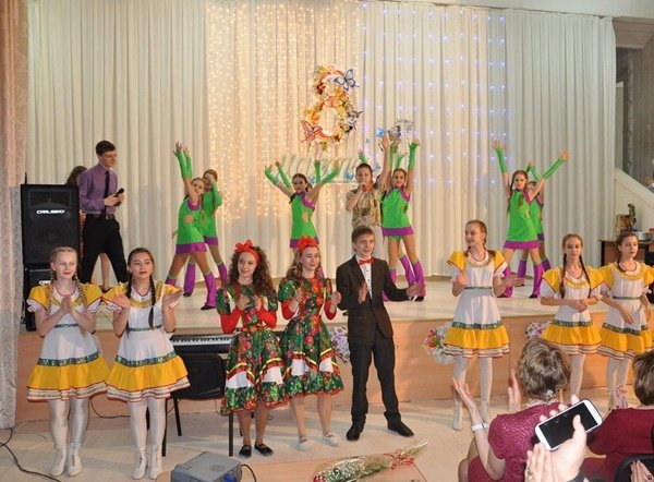 Сценарий дискотеки в школе с конкурсами Сценарий дискотеки в школе с конкурсами