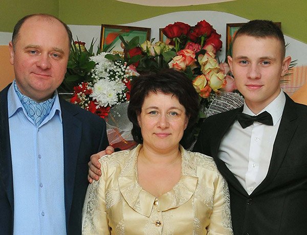 Слова благодарности родителям на своем дне рождения Слова благодарности родителям на своем дне рождения