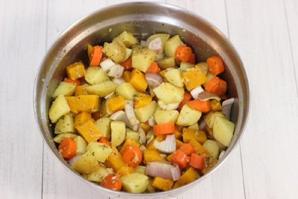 рецепт свинина с помидорами и картошкой в духовке рецепт