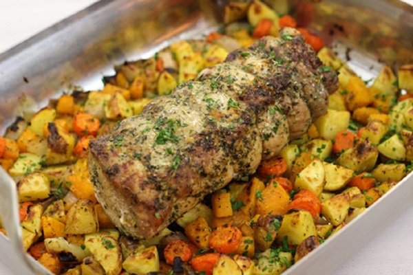 рецепт свинина с помидорами и картошкой в духовке рецепт