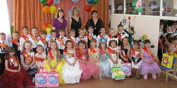 Стихи воспитателю детского сада от детей и родителей: красивые, трогательные, короткие Стихи воспитателю детского сада от детей и родителей: красивые, трогательные, короткие