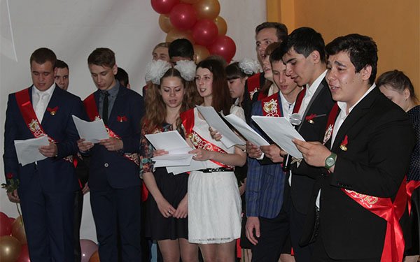 Поздравления выпускников от родителей оригинальные фото 661